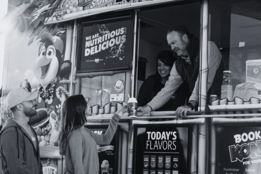 Kona Ice truck customers